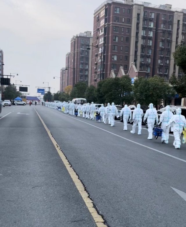 临平金地艺境小区第二轮核酸检测全员阴性战疫医生夫妇抱恙坚守岗位