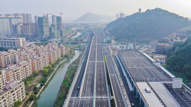 通惠路-新城路两段高架位于萧山区,是彩虹快速路的组成部分